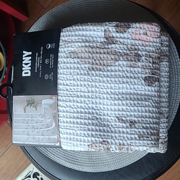 🚿 DKNY Shower Curtain - Picture 1 of 7